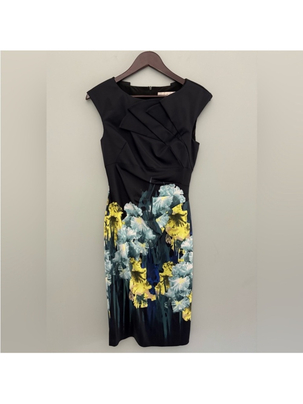 Karen Millen Black Floral Sheath Dress Sculpted Bodice Cap Sleeve Cocktail Dress